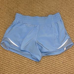 Lululemon hottie Hot shorts 2.5”